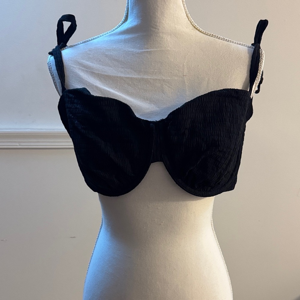 Abercrombie & Fitch Elegant Black Bikini Top